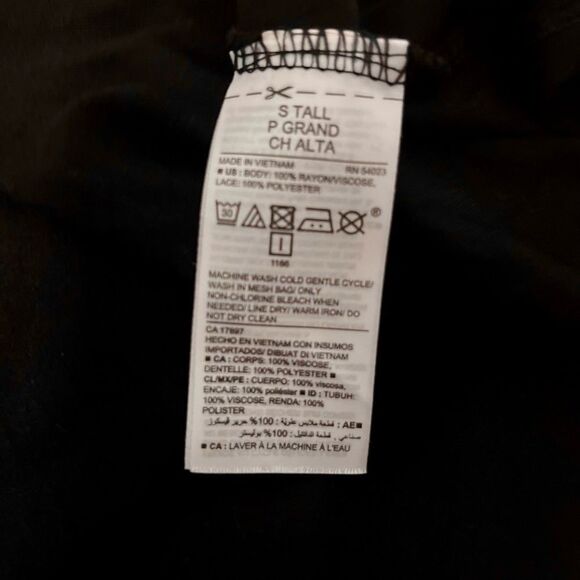 Old Navy Black Sleeveless Tank Lace Accent Size SP - Picture 3 of 6